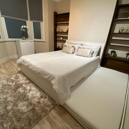 Private Rooms In Excellent Family House ,Zone 2 Λονδίνο Εξωτερικό φωτογραφία