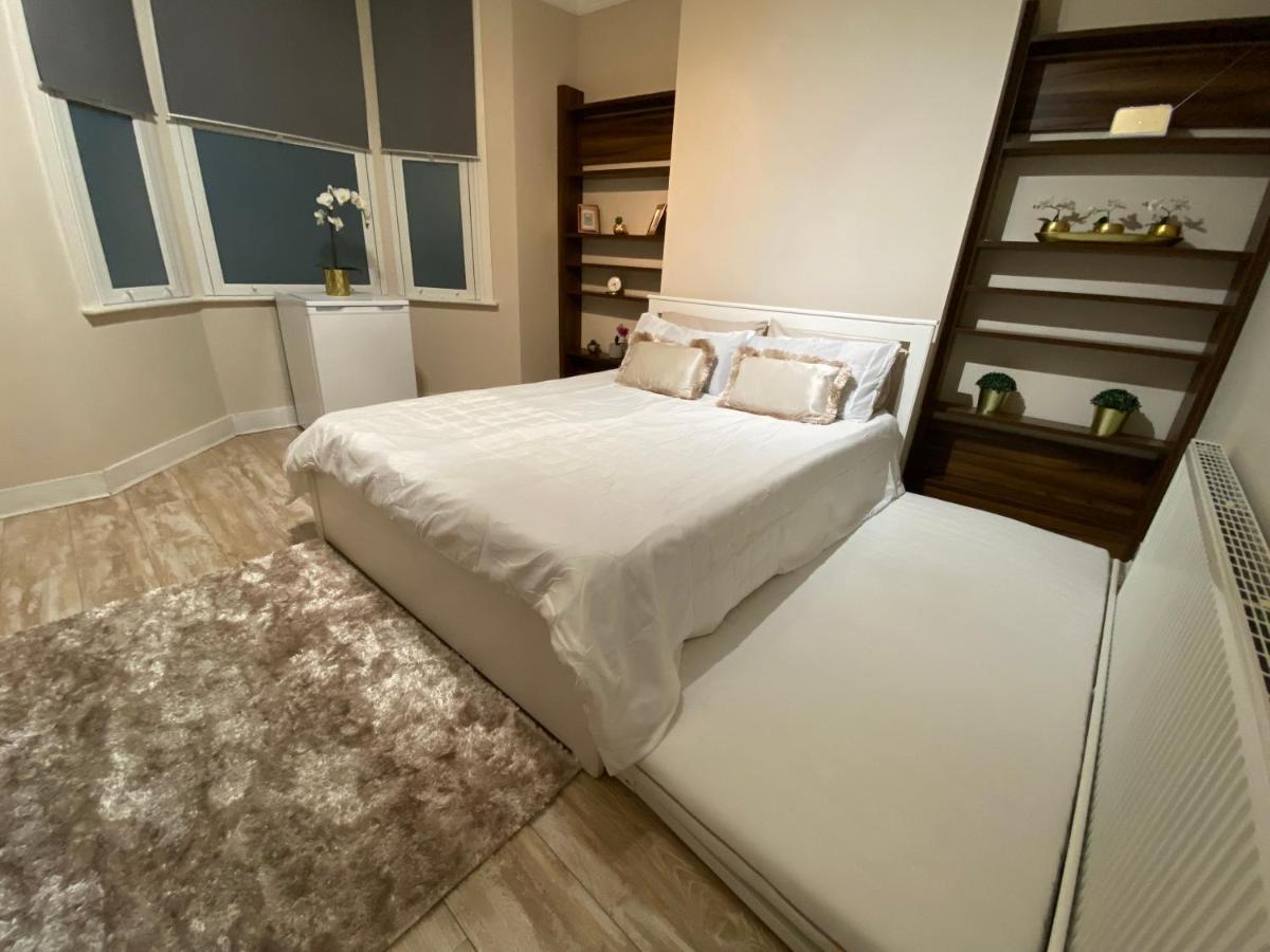 Private Rooms In Excellent Family House ,Zone 2 Λονδίνο Εξωτερικό φωτογραφία