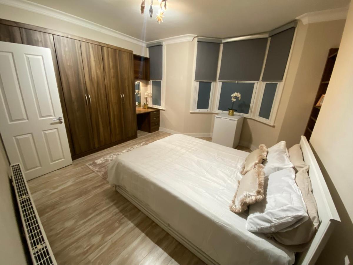 Private Rooms In Excellent Family House ,Zone 2 Λονδίνο Εξωτερικό φωτογραφία