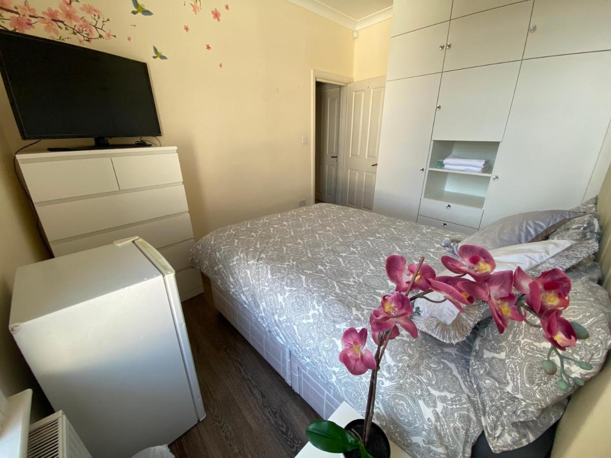 Private Rooms In Excellent Family House ,Zone 2 Λονδίνο Εξωτερικό φωτογραφία