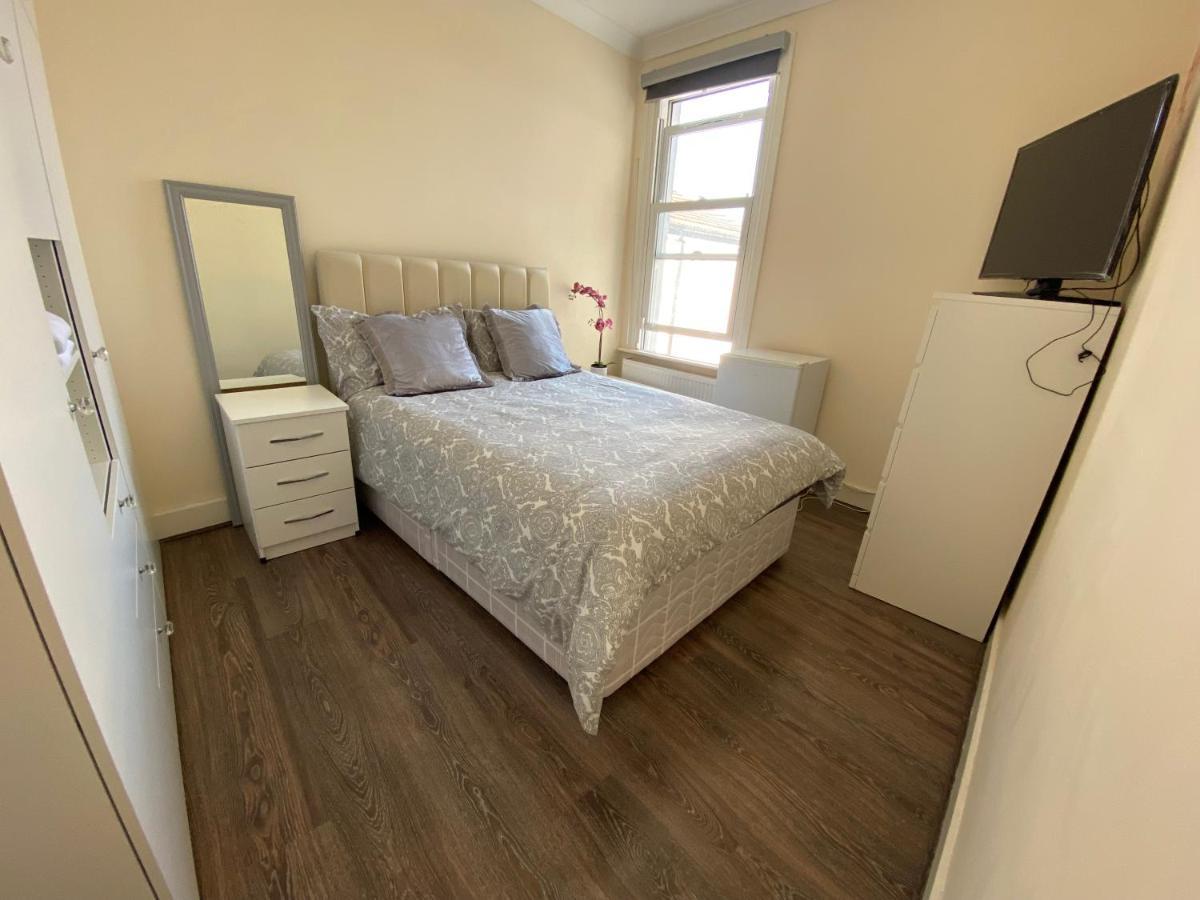 Private Rooms In Excellent Family House ,Zone 2 Λονδίνο Εξωτερικό φωτογραφία